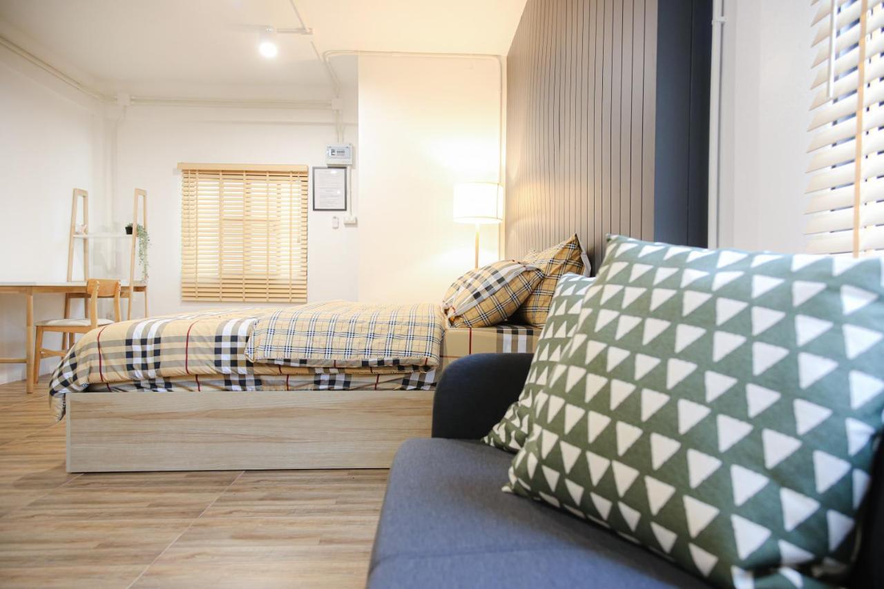 Sleep Sleep Suanphak Hotel Bangkok Bagian luar foto