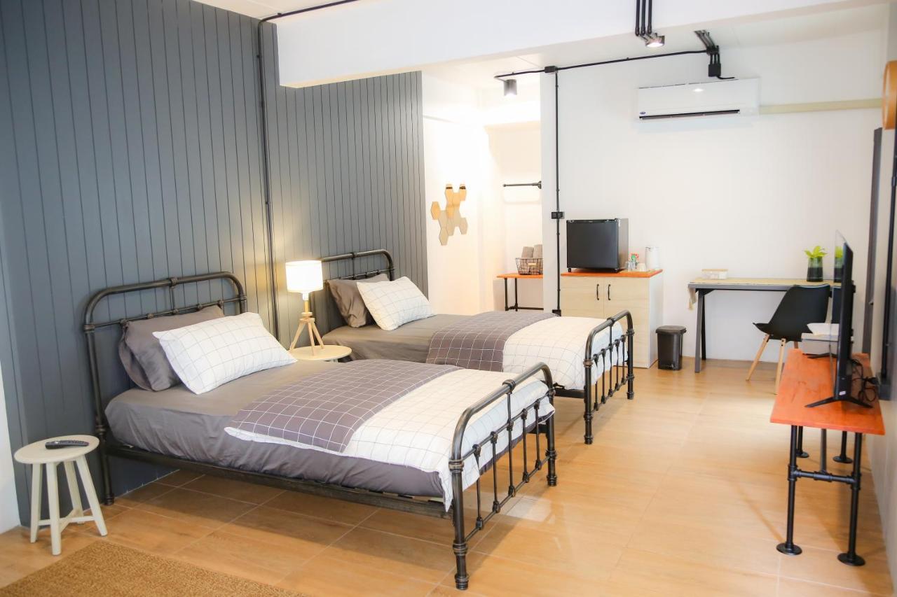 Sleep Sleep Suanphak Hotel Bangkok Bagian luar foto