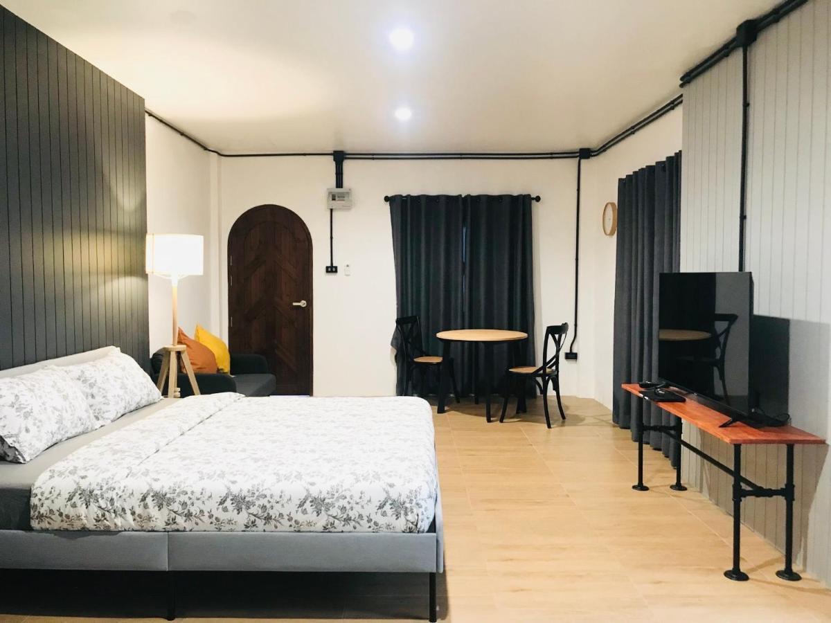 Sleep Sleep Suanphak Hotel Bangkok Bagian luar foto