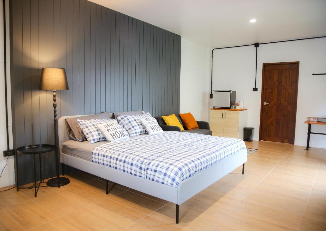 Sleep Sleep Suanphak Hotel Bangkok Bagian luar foto